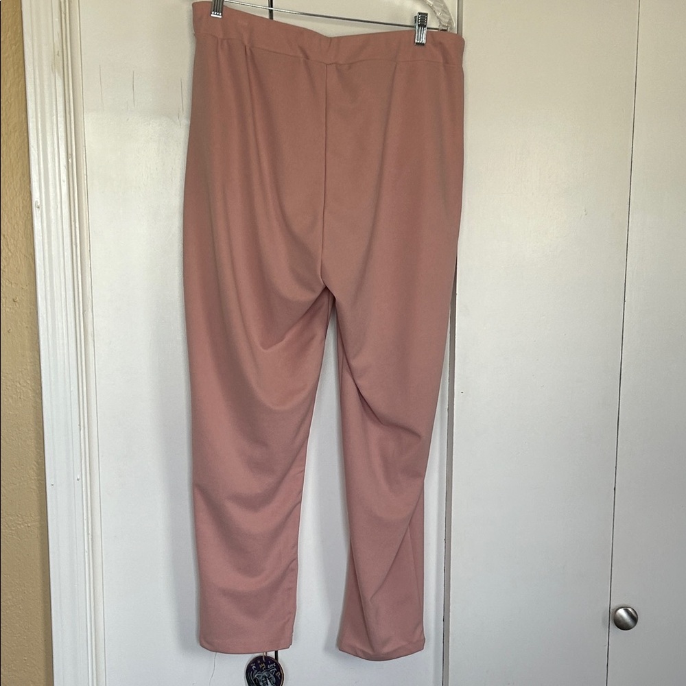 NWOT Women's Blush Pants. 1X - Picture 4 of 5